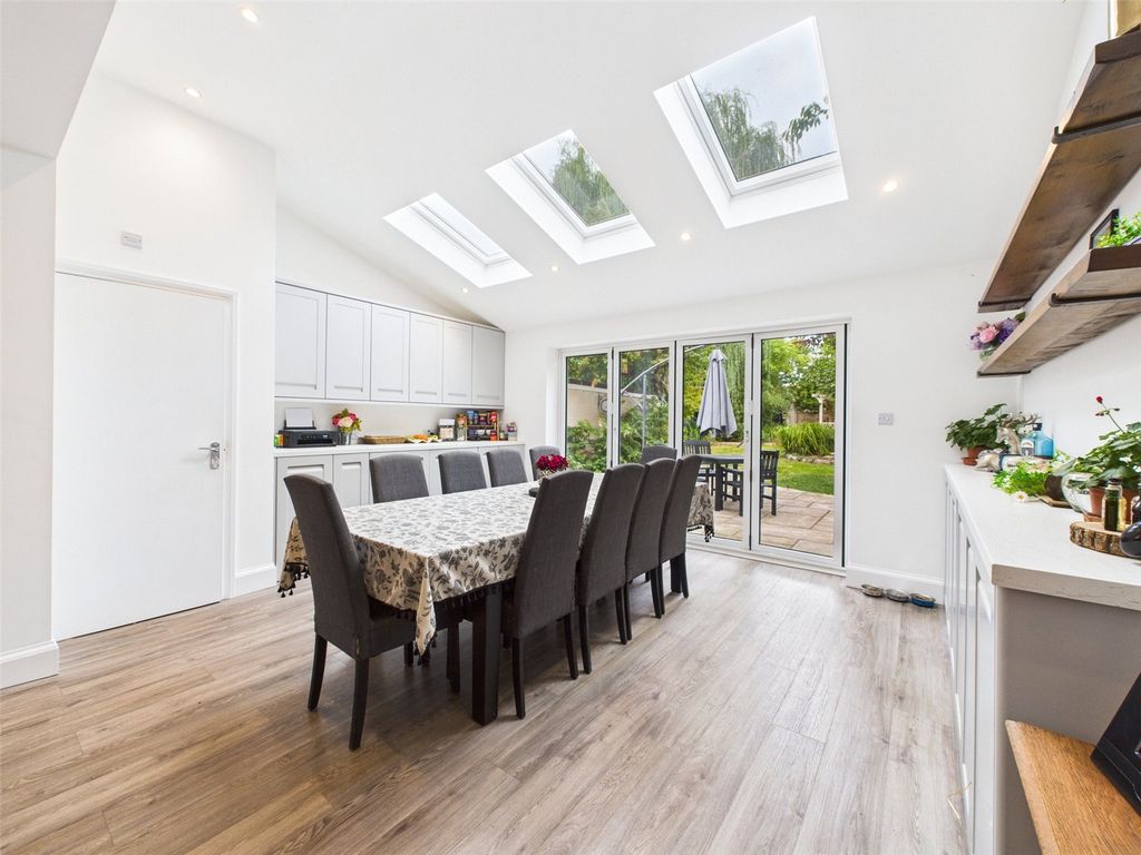 Property photo 3 of 28 Picture No. 12