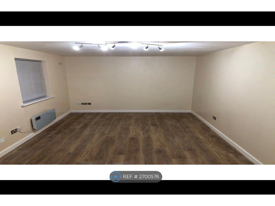 Property photo 2 of 20 Bedroom 1