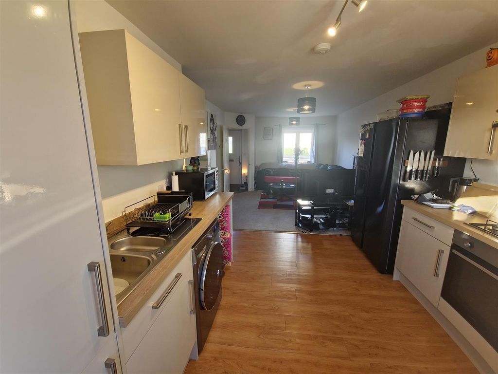 Property photo 3 of 14 Kitchen To Lounge .Jpg