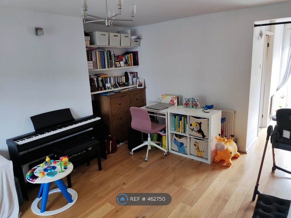 Property photo 3 of 22 Living Room