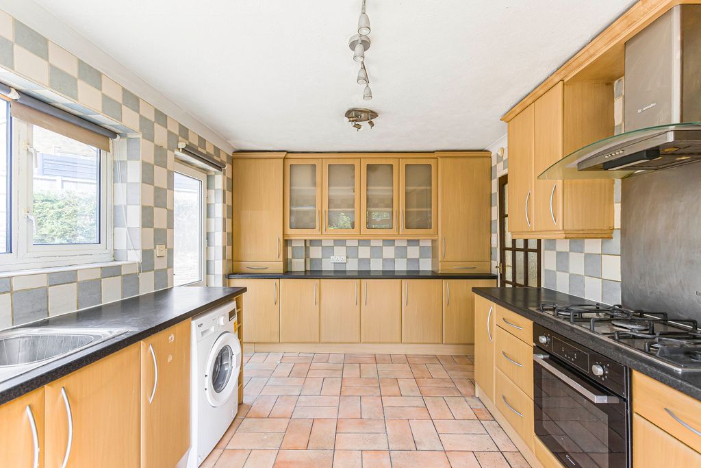 Property photo 2 of 14 Kitchen
