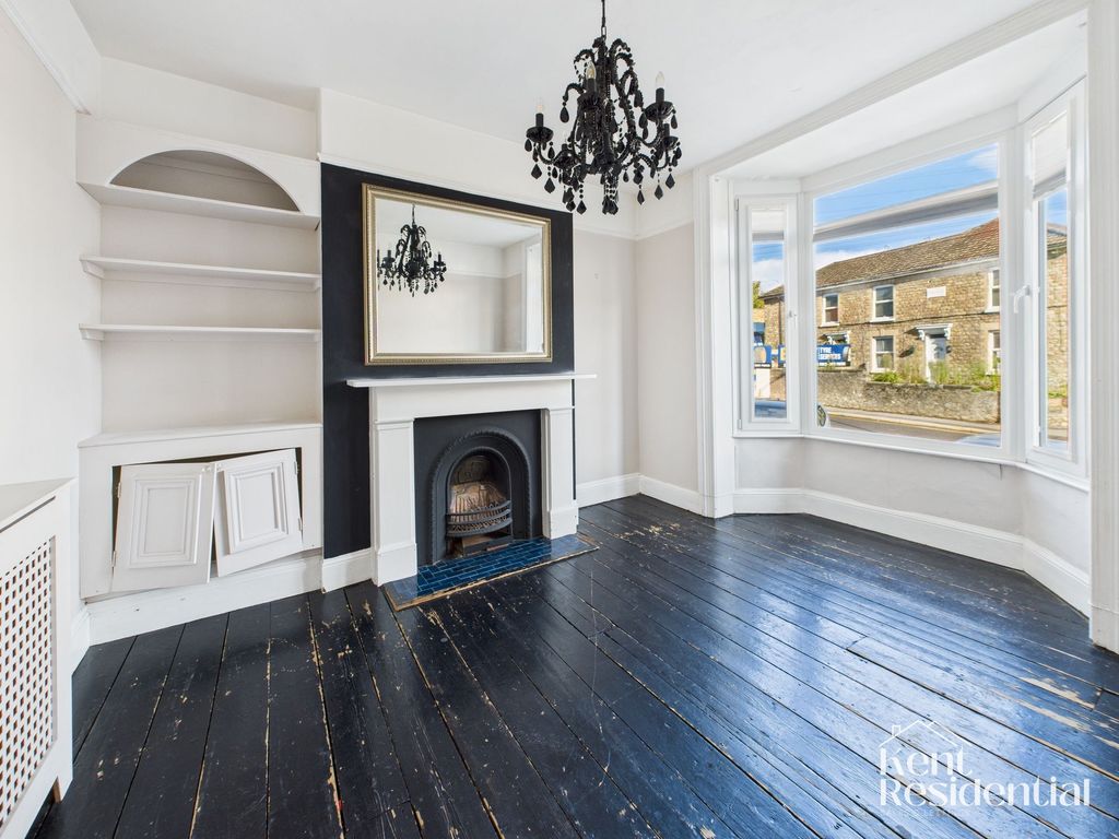 Property photo 2 of 34