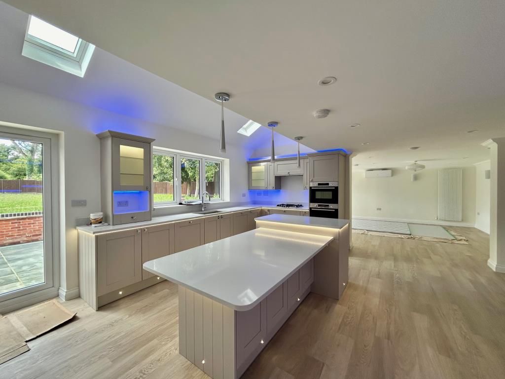 Property photo 2 of 13 Kitchen