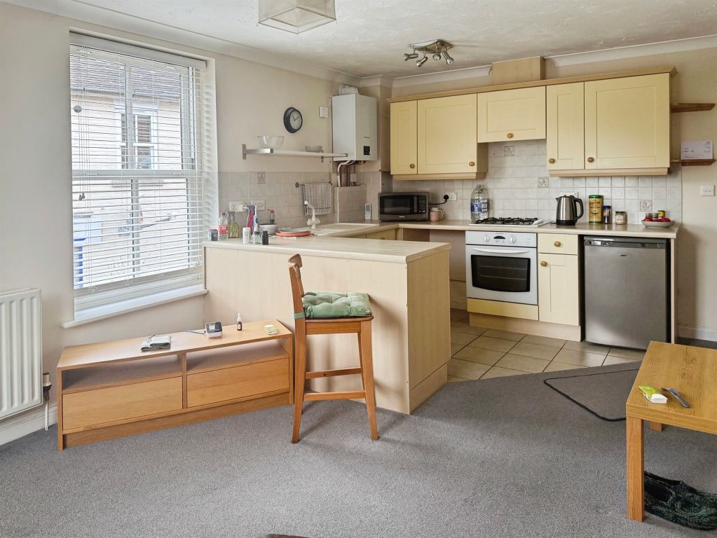 Property photo 3 of 12