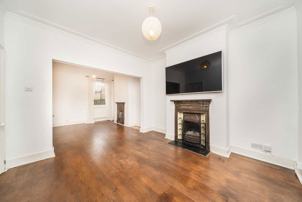 Property photo 2 of 9