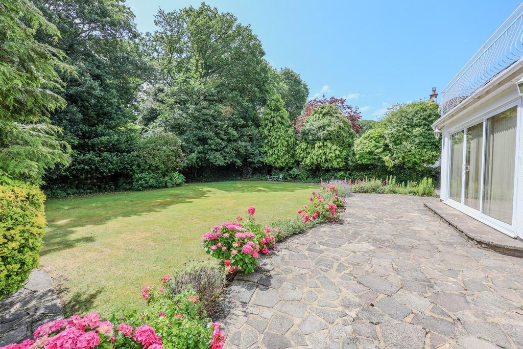 Property photo 2 of 35