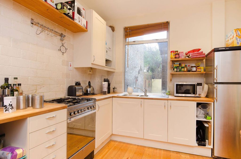 Property photo 3 of 4