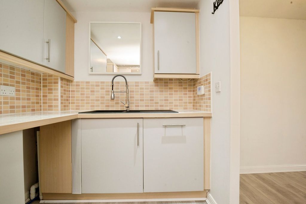 Additional image 6 of 2 bed flat for saleFlavius Close, Caerleon, Newport NP18