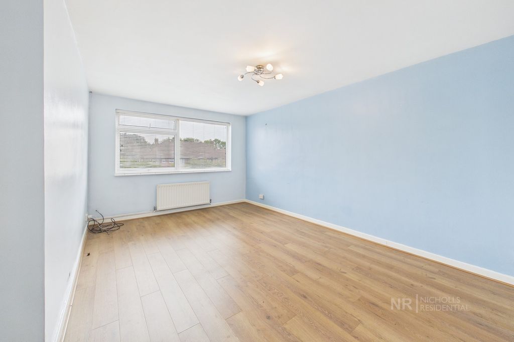 Property photo 3 of 11 Lounge - Dining Room Extra