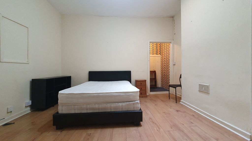 Property photo 3 of 8 Gallery