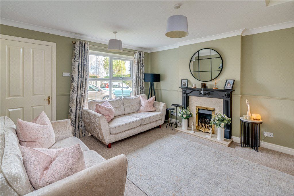 Property photo 3 of 13 Sitting Room