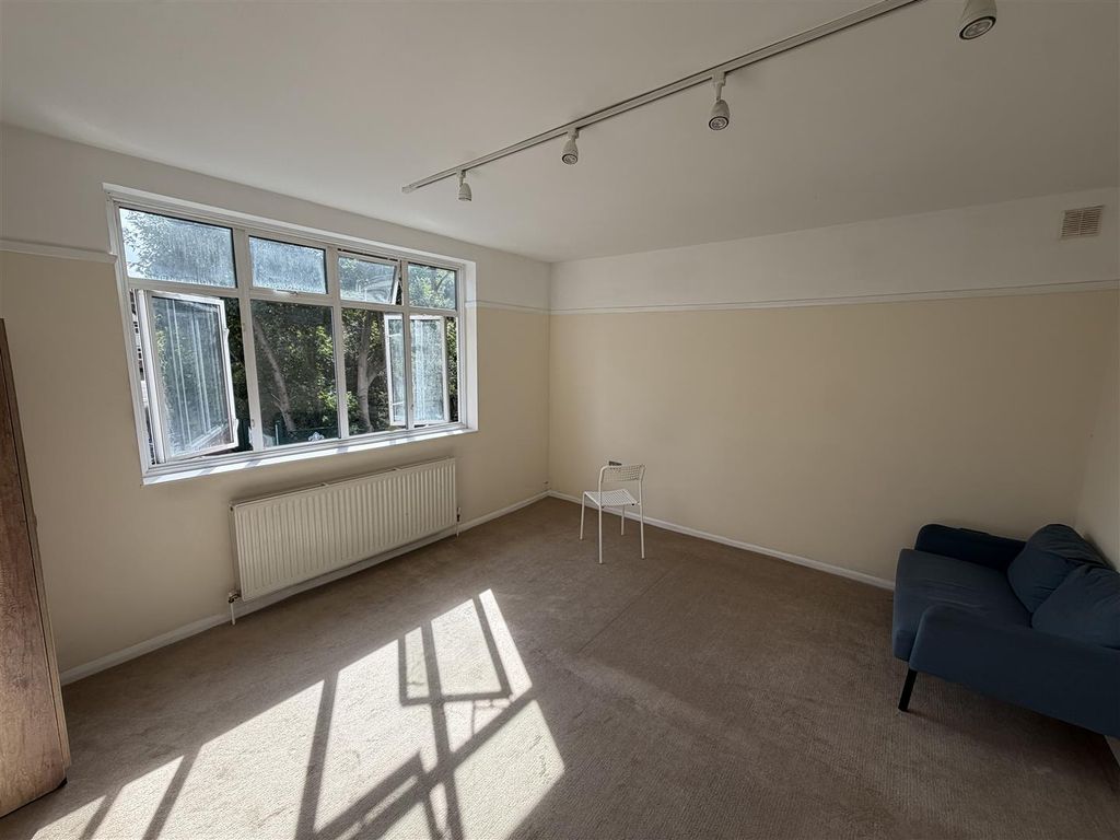 Property photo 3 of 13 Bedroom 1