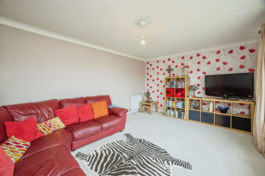 Property photo 3 of 15 Living Room