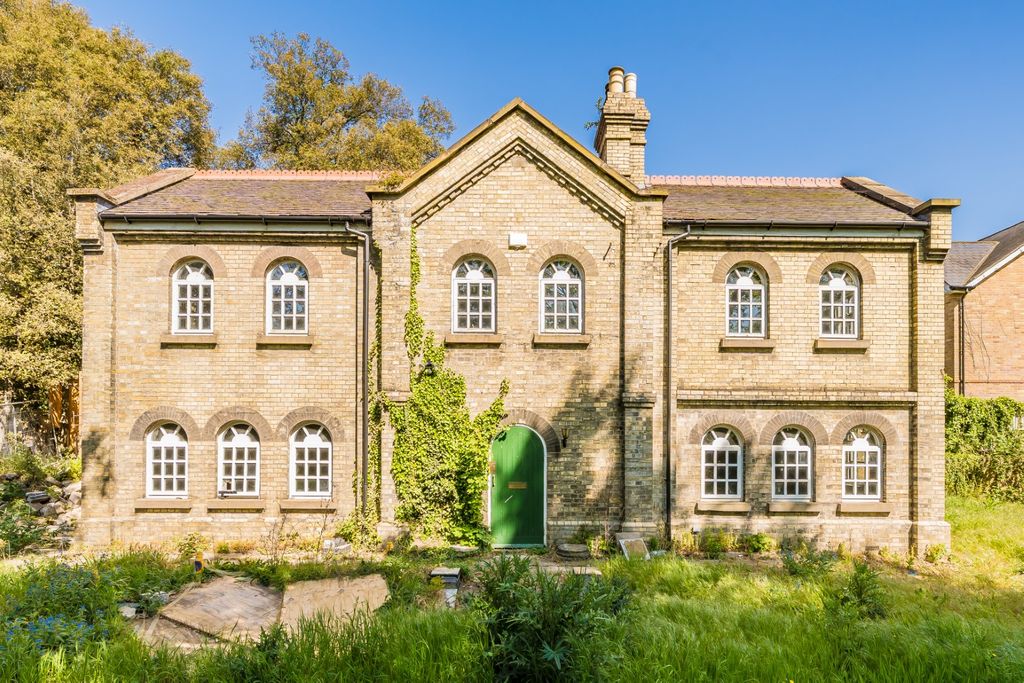 Property photo 1 of 12