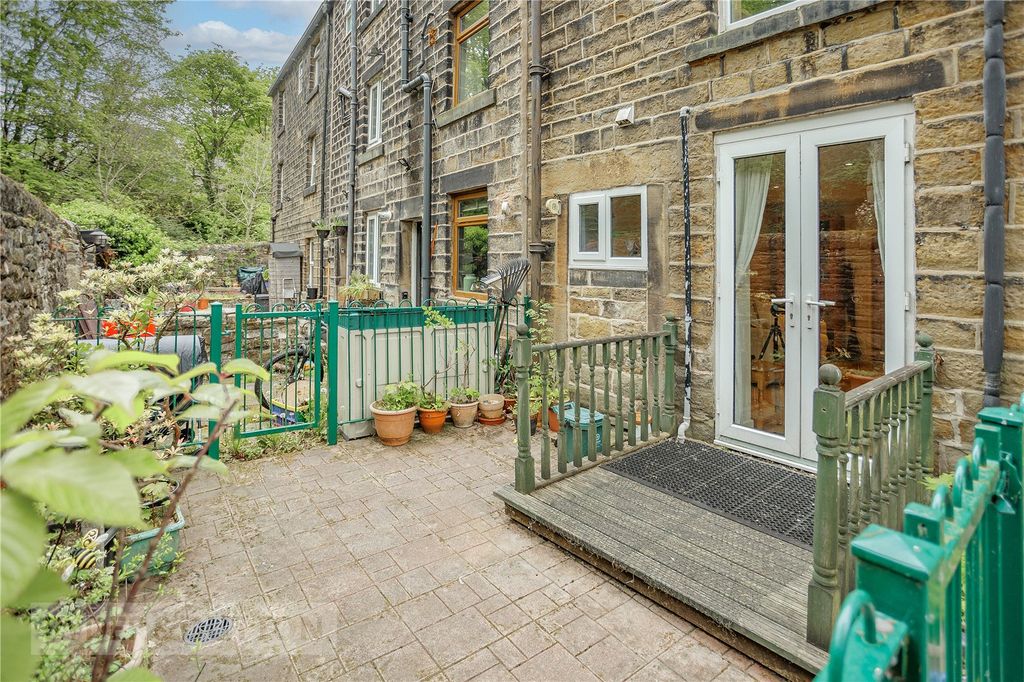 Property photo 1 of 23 Rear Garden