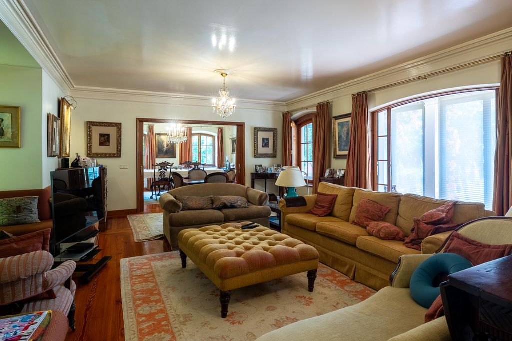 Property photo 2 of 19 Image