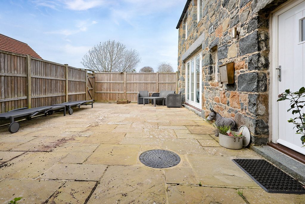 Additional image 17 of 2 bed property for saleLe Ramee, St Peter Port, Guernsey GY1