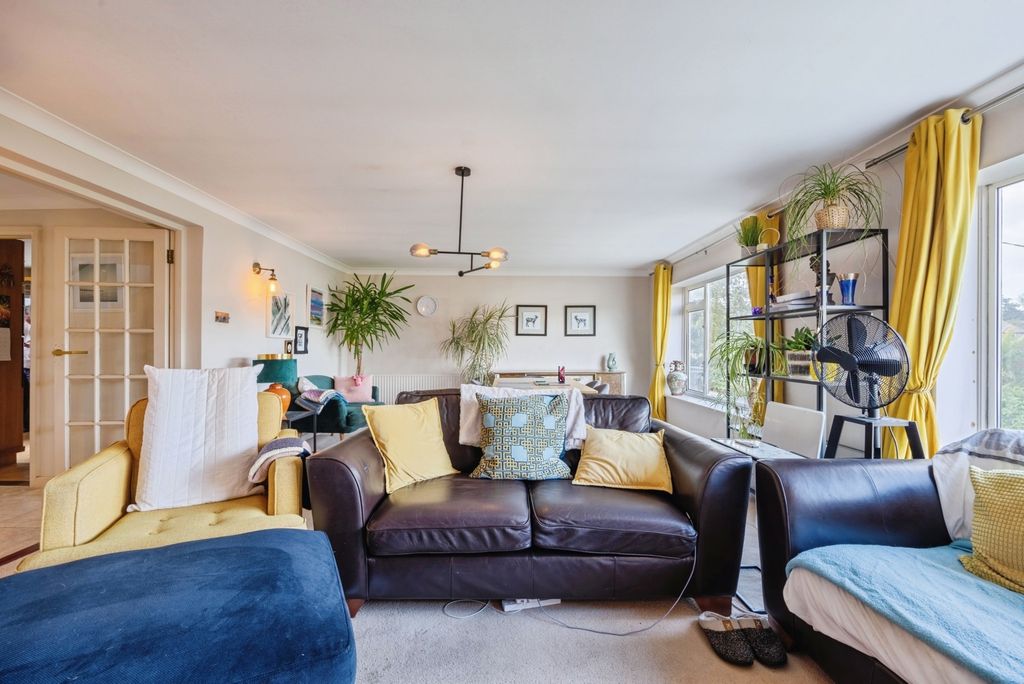 Property photo 2 of 16 Photo