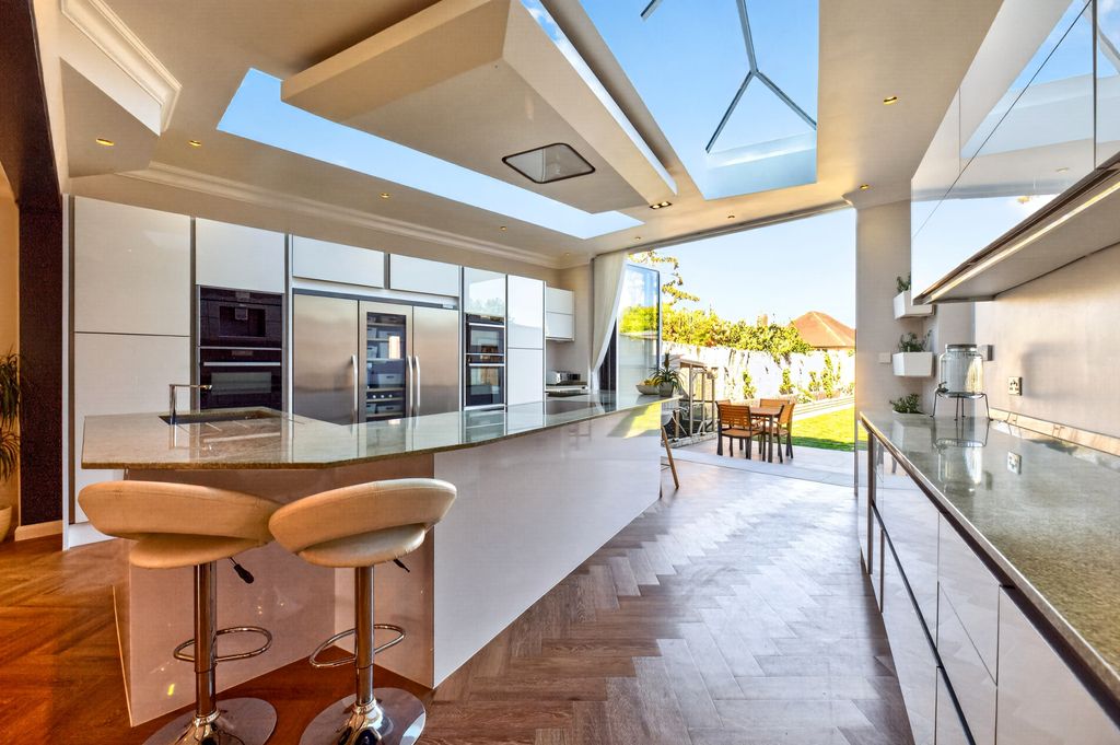 Property photo 1 of 23 Open Plan Living