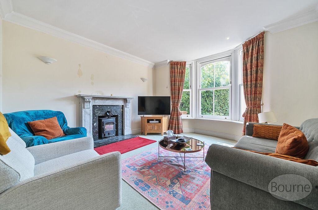 Property photo 2 of 15 2A7F4372-025F-4c2...