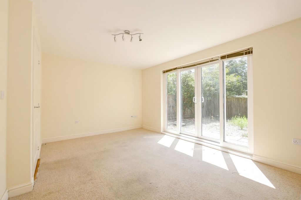 Property photo 3 of 29