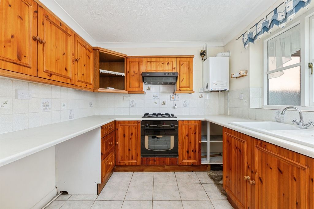 Property photo 2 of 17