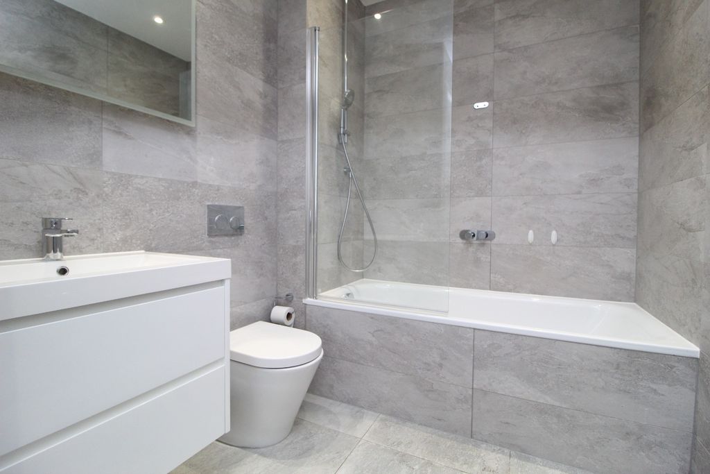 Property photo 2 of 6 1028803