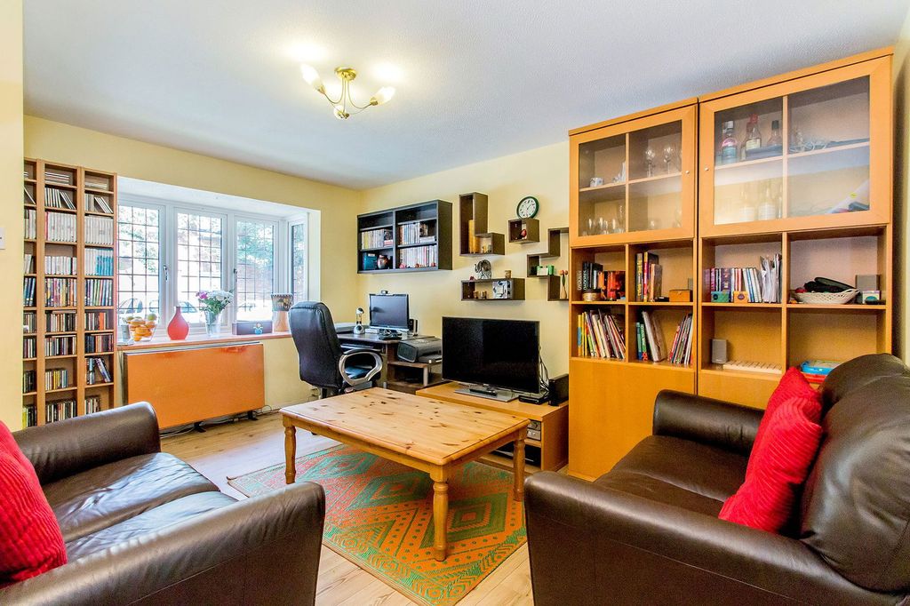 Property photo 2 of 9