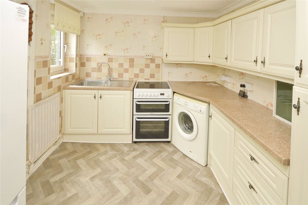 Property photo 2 of 19 Kitchen Area