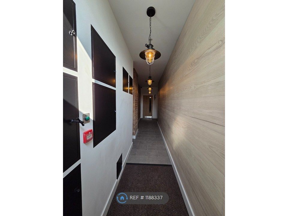 Property photo 3 of 32 Communal Corridor