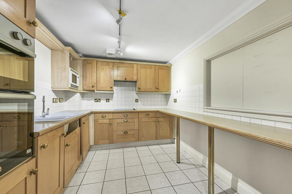 Property photo 3 of 16 Kitchen