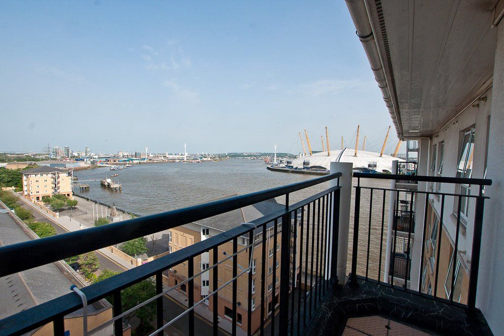 Property photo 2 of 11 Balcony