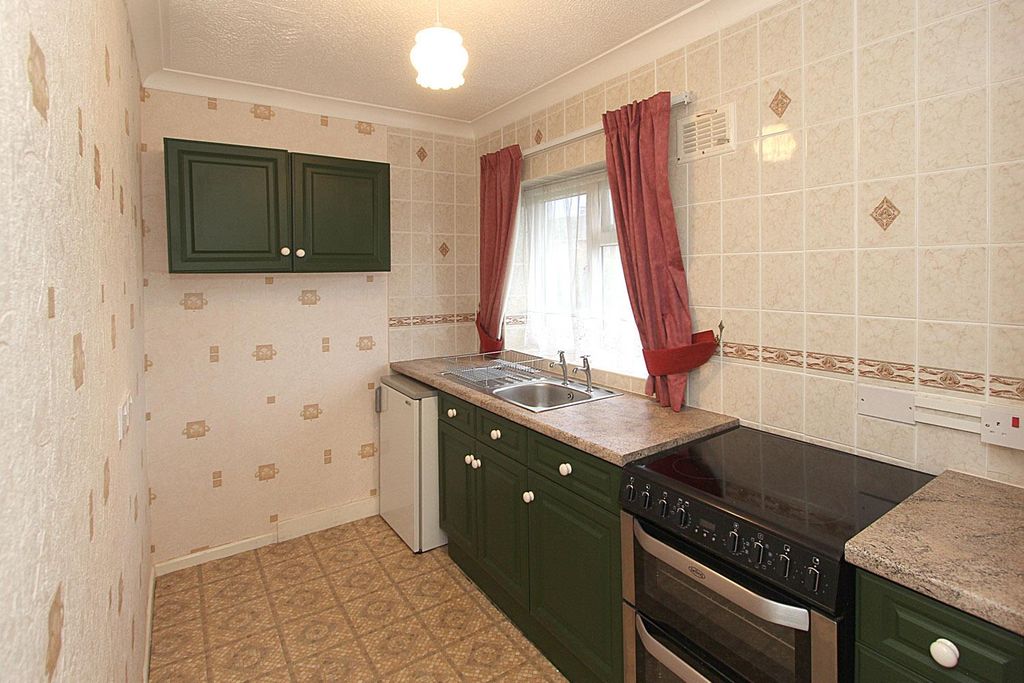 Property photo 3 of 5 Kitchen