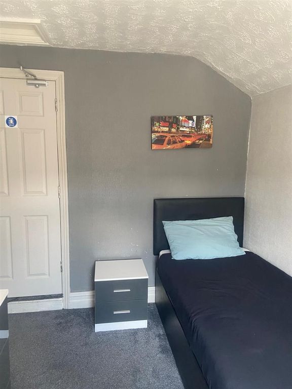 Property photo 2 of 17 Bedroom 4