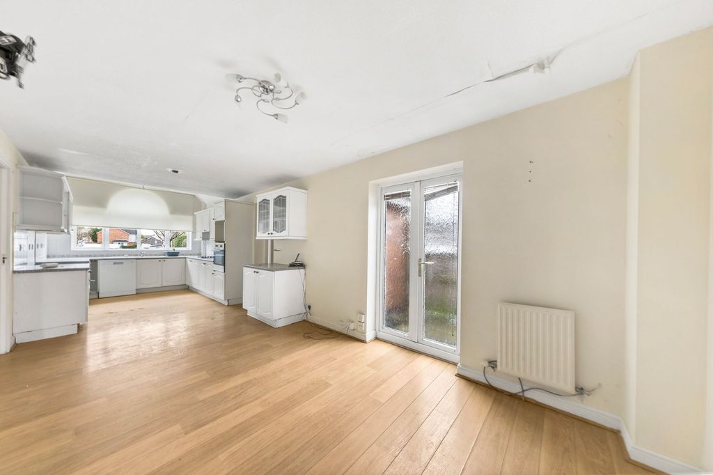 Property photo 3 of 25