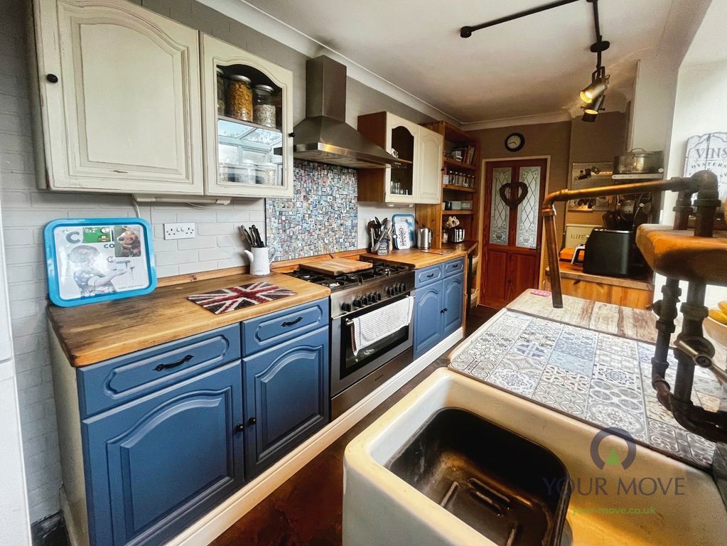 Property photo 2 of 24 Dining Kitchen