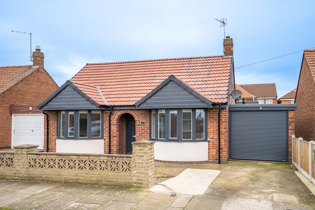 Property photo 1 of 16 Front (Exterior)