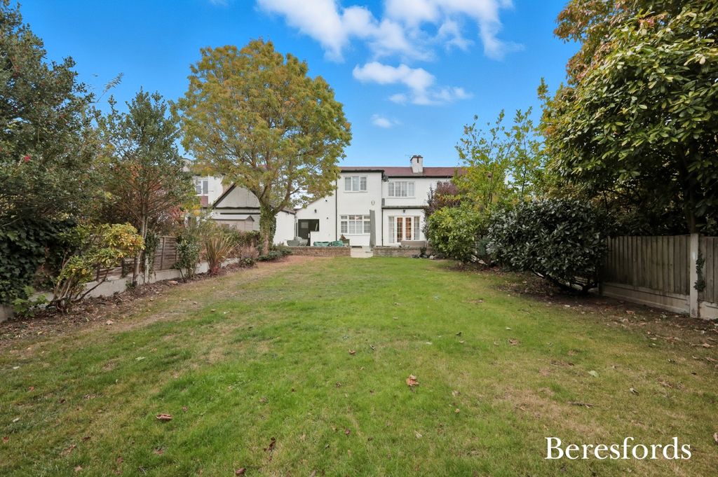 Property photo 2 of 37 Picture No. 14