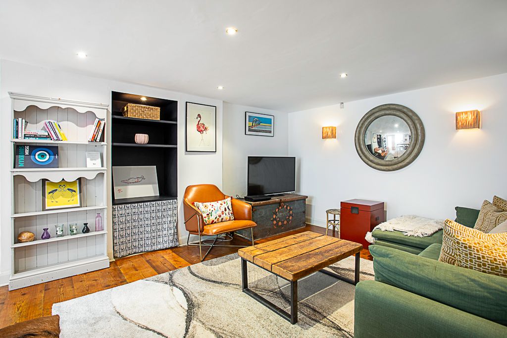 Property photo 1 of 29