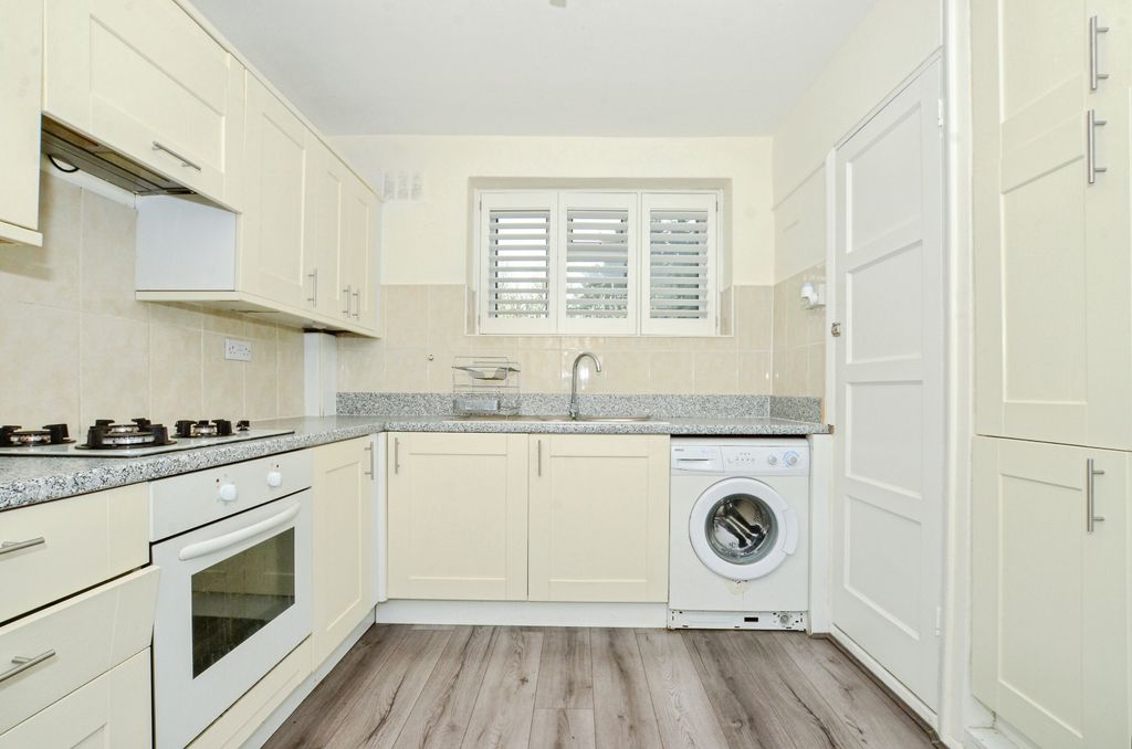 Property photo 3 of 16 Kitchen