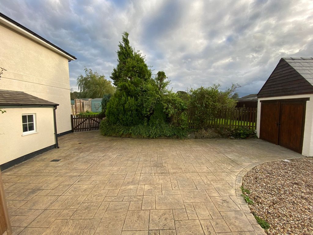 Property photo 3 of 14
