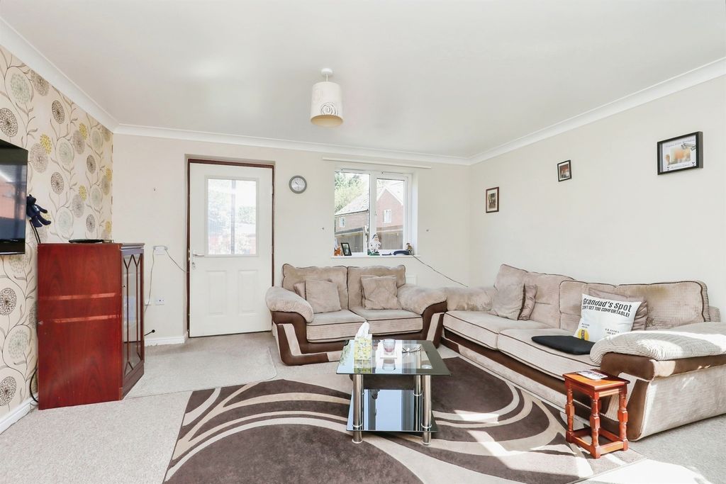 Property photo 3 of 17