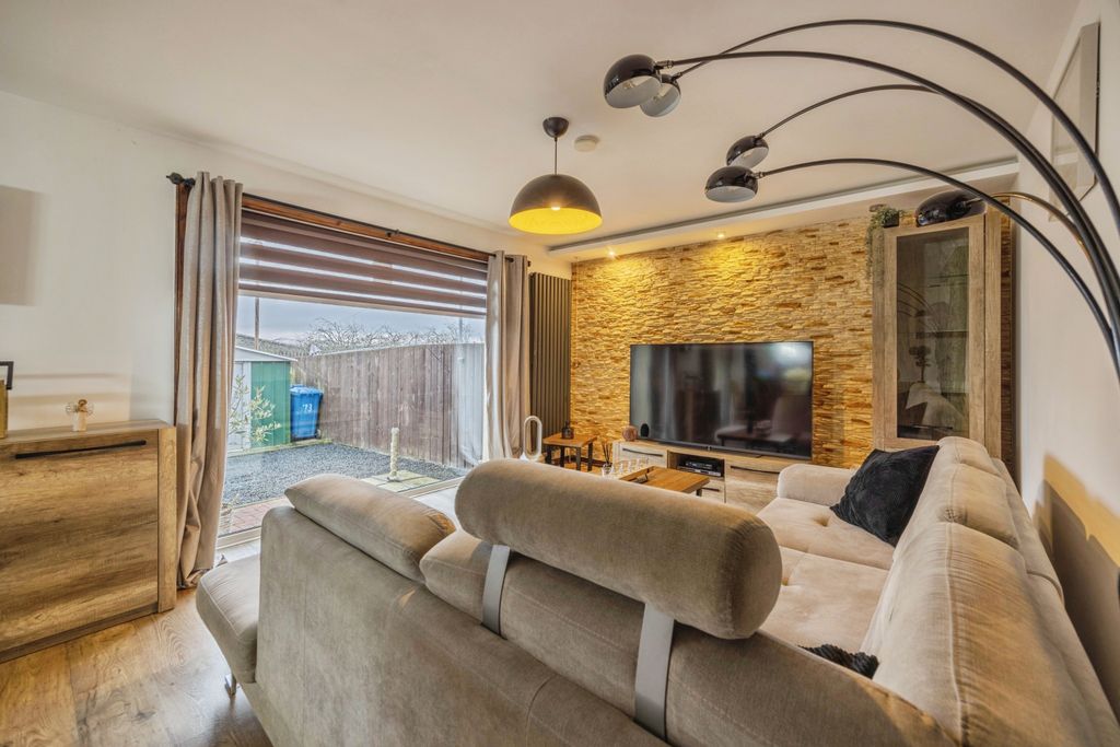 Property photo 2 of 20 Irph1711-Hdr