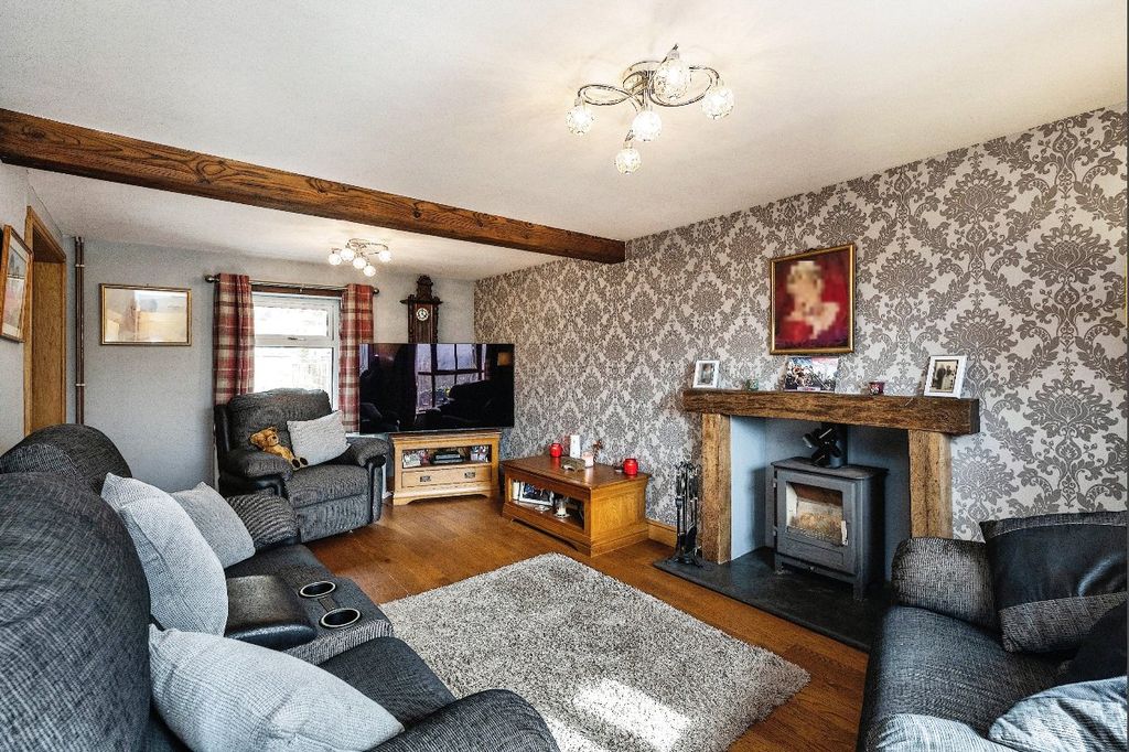 Property photo 2 of 17 Picture No. 02