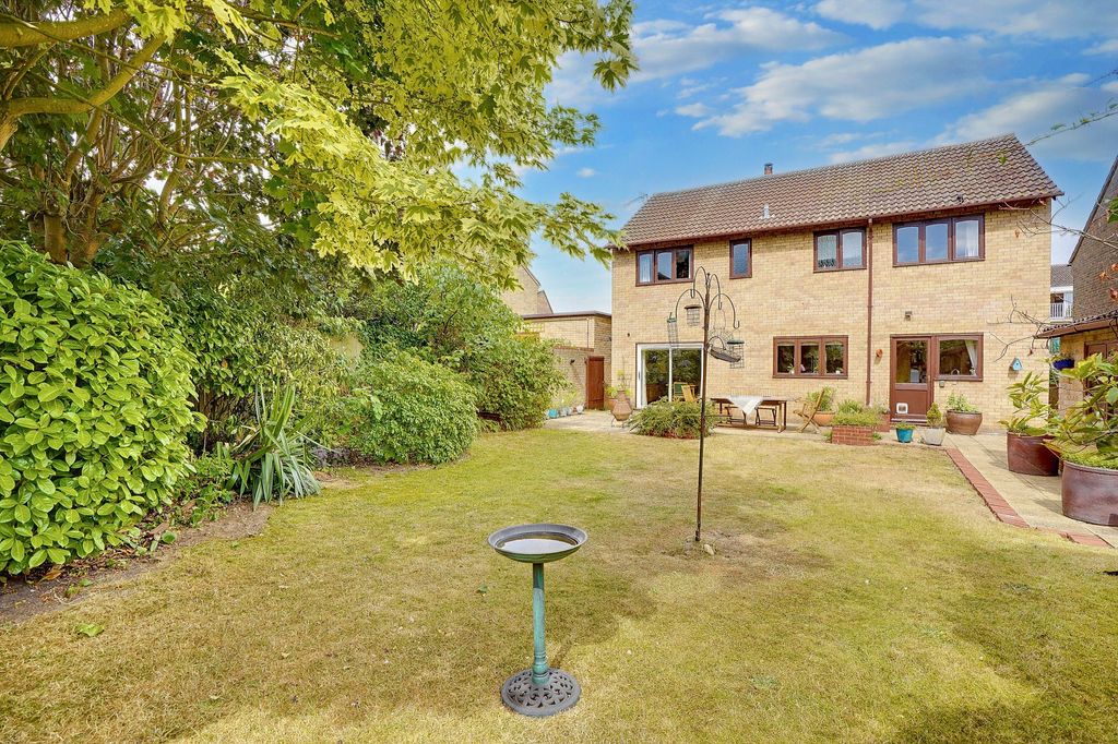 Property photo 2 of 17