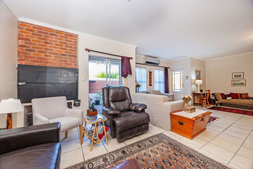 Property photo 3 of 27 Dbv1720679