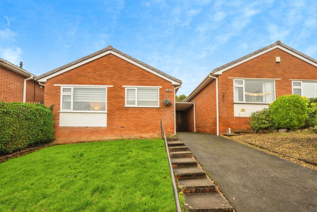 Property photo 1 of 15 Front Garden