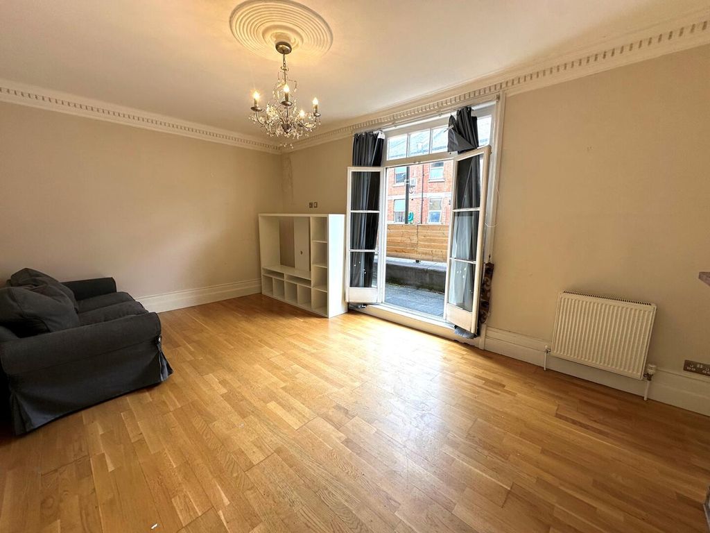 Property photo 2 of 10 Living Room