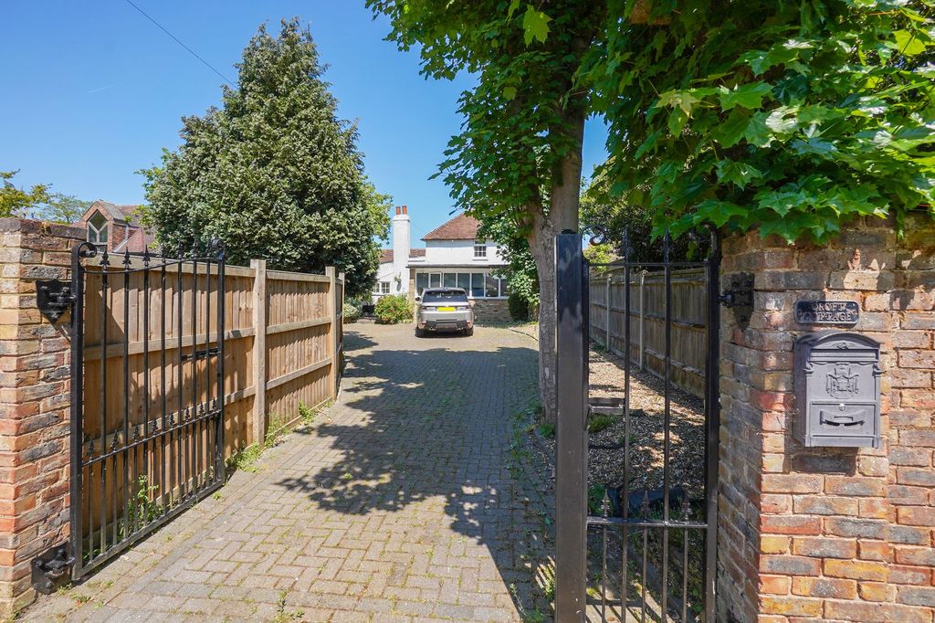 Property photo 1 of 22