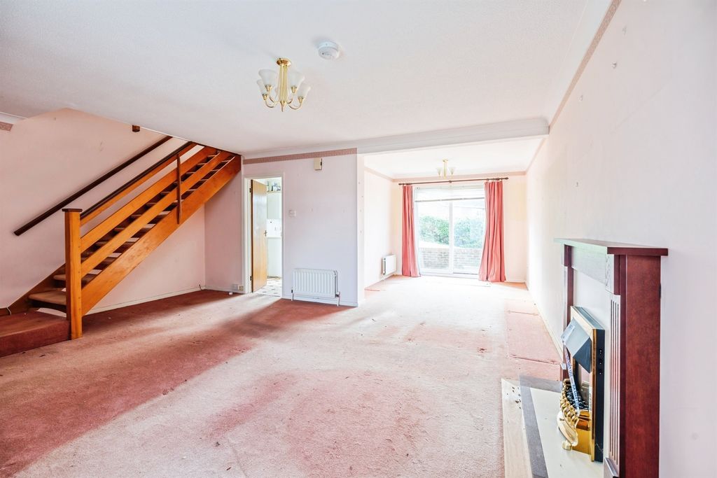 Property photo 2 of 17